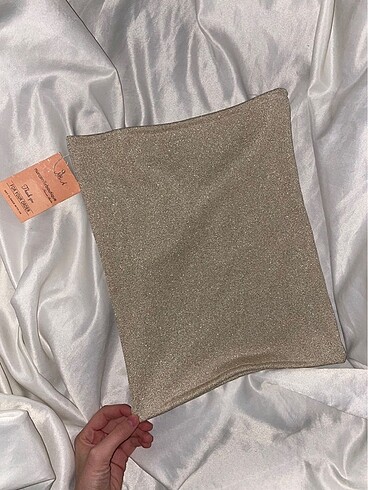 Gold straplez