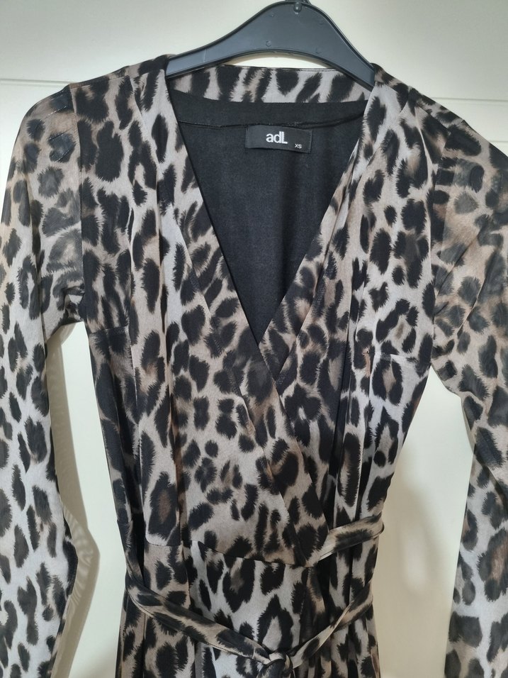 Leopar Desenli Uzun Kollu Midi Elbise - Görsel 2