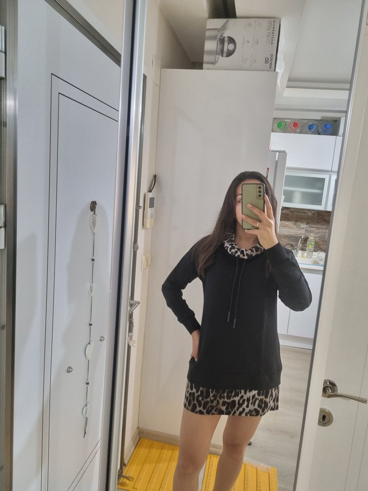 Leopar Desenli Yumuşak Siyah Sweatshirt Elbise - Görsel 4