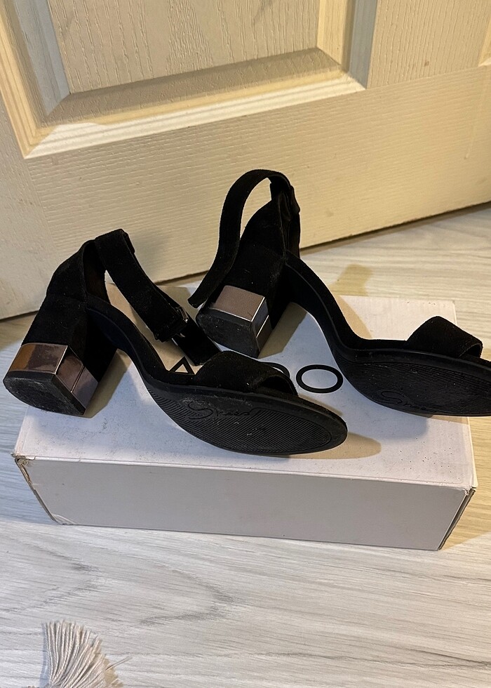 Siyah topuklu ayakkabı - Görsel 3