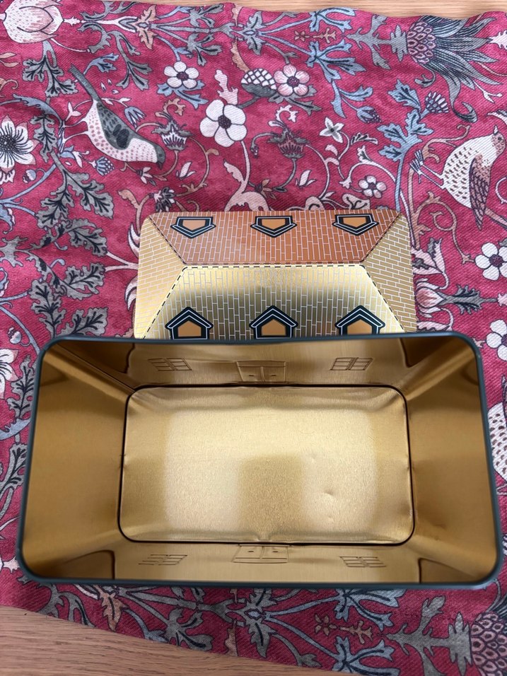 YVES ROCHER YILBAŞI BÜYÜK METAL EV KUTUSU - Görsel 4