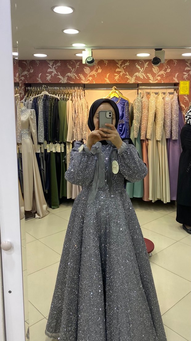 Parlak Gri Uzun Kollu Simli Abiye Elbise - Görsel 3