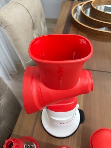  Beden kırmızı Renk Tupperware rende makinesi