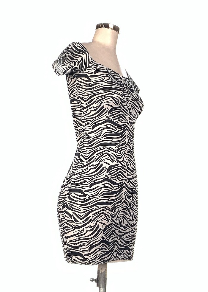 H&M Kısa Elbise %70 İndirimli. - Görsel 2