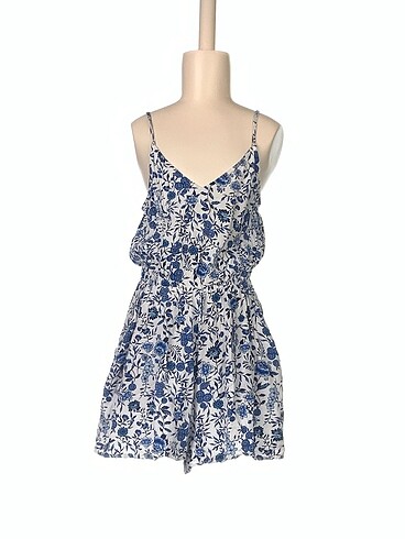 H&M Kısa Tulum %70 İndirimli.