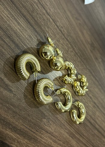 Zara Zincir Detaylı Vintage Mini Altın Küpeler