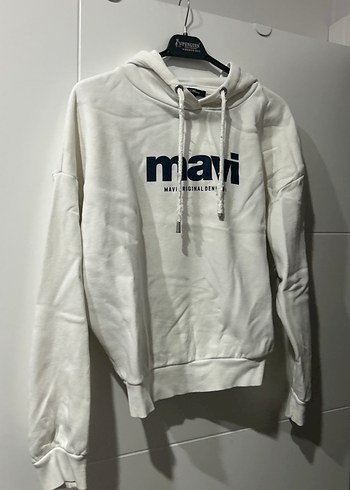 Beyaz Kapüşonlu Uzun Kollu Sweatshirt