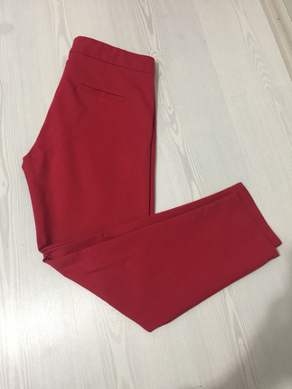Kırmızı pantolon