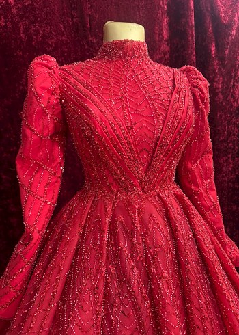 Kırmızı İşlemeli Uzun Kollu Abiye Elbise - Görsel 5