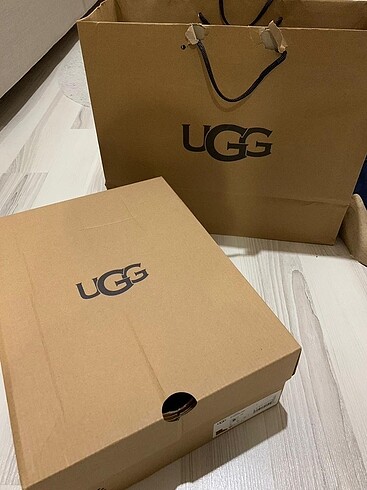 37 Beden camel Renk Ugg Chestnut Essential Mini