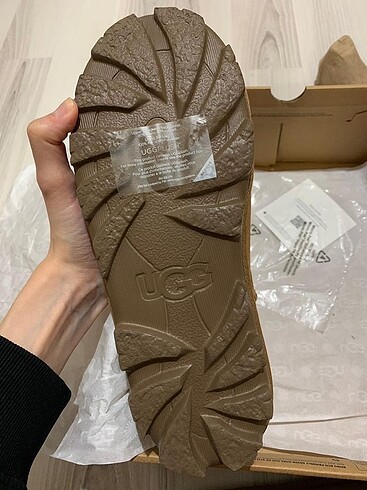 37 Beden Ugg Chestnut Essential Mini