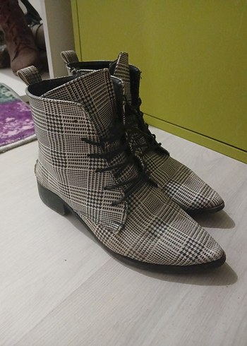 38 Beden Gri Kareli Tokalı Kadın Botu, Kalın Topuklu