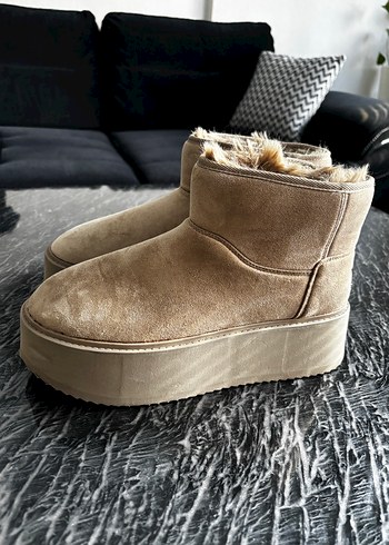 Bej Süet Kürklü Kadın Dolgu Topuk Bot - Görsel 2