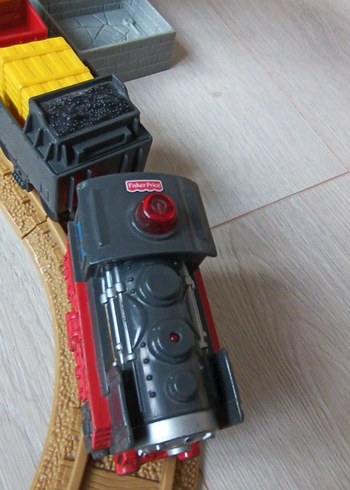 Geotrax modeli pilli motorlu lokomotif ve iki adet yük vagonu - Görsel 3