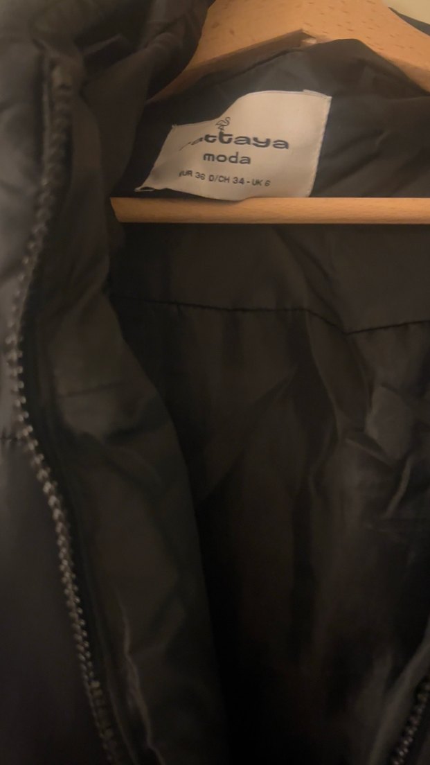 Siyah Fermuarlı Kadın Mont - Görsel 2