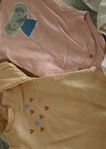 LC Waikiki Pembe V Yakalı Kız Bebek Kısa Kollu Body