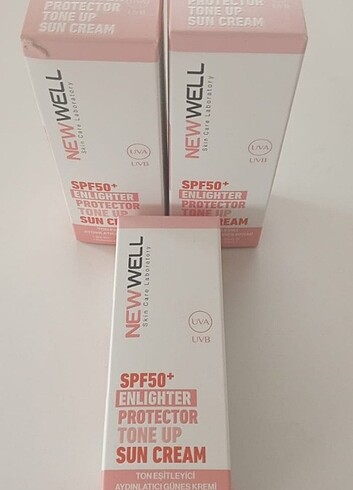  Beden New Well Ton Eşitleyici ve Aydınlatıcı Pembe Yüz Güneş Kremi SPF