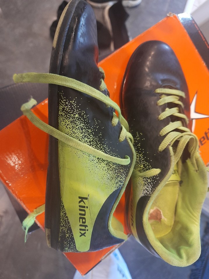 Sarı Siyah Yılan Desenli Erkek Futbol Ayakkabısı - Görsel 2