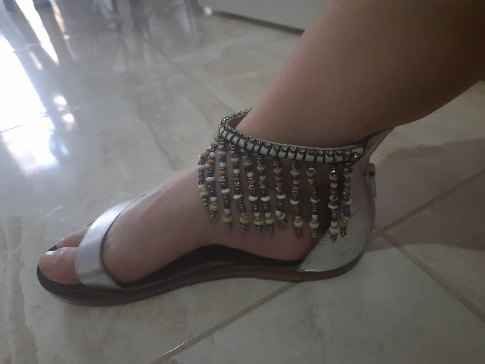 Bej Süet Zincir Detaylı Dolgu Topuklu Kadın Ayakkabı - Görsel 4