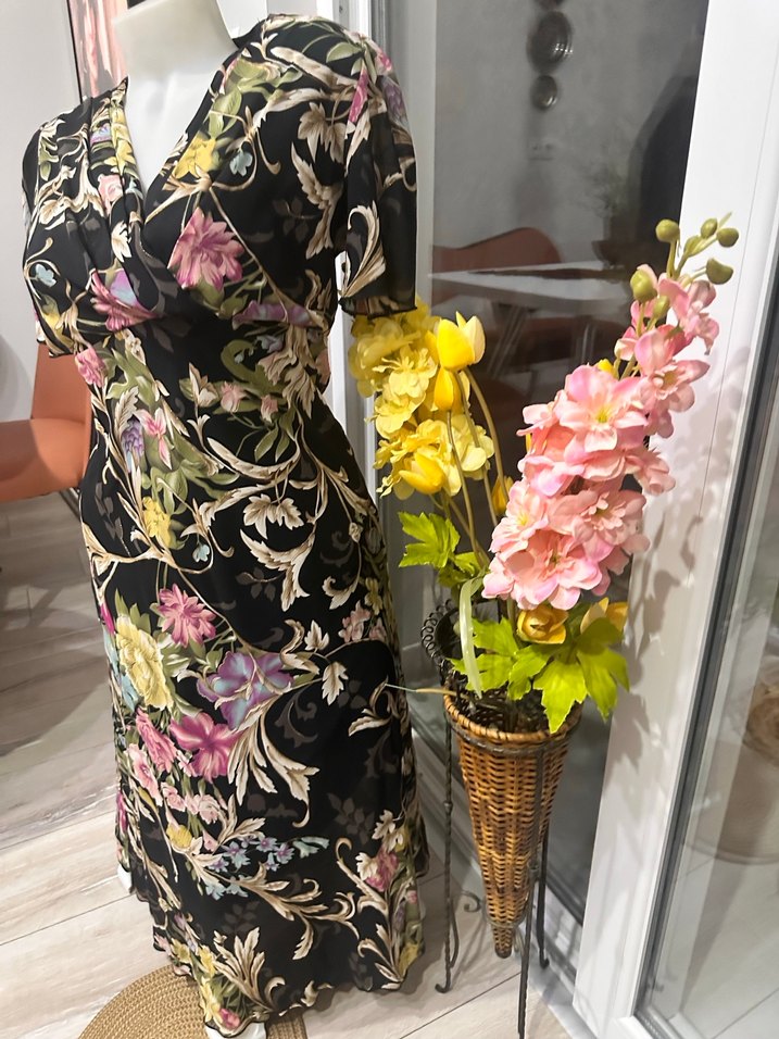 Çiçek Desenli V Yaka  diz altı Bohem Elbise - Görsel 4