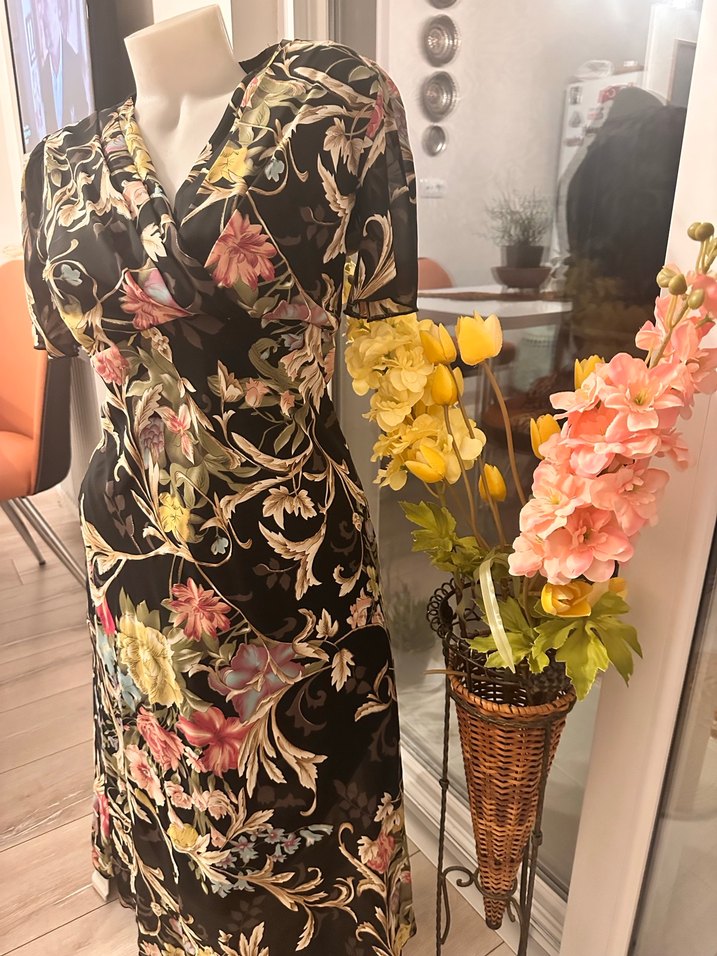 Çiçek Desenli V Yaka  diz altı Bohem Elbise - Görsel 2