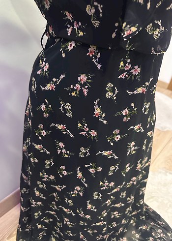 Siyah Çiçek Desenli Uzun V Yakalı Bohem Elbise - Görsel 4