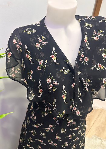 Siyah Çiçek Desenli Uzun V Yakalı Bohem Elbise - Görsel 3