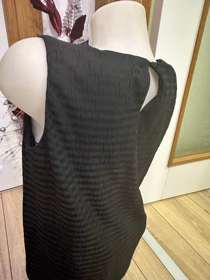 Siyah Pilili Kolsuz Kadın Bluz - Görsel 3