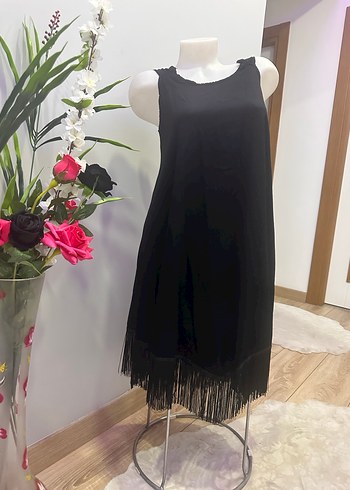 Kısa ucu püsküllü elbise - Görsel 2