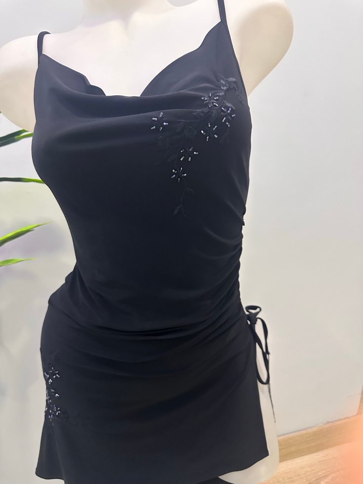 Drapeli Siyah Straplez  askılı üst giyim - Görsel 4