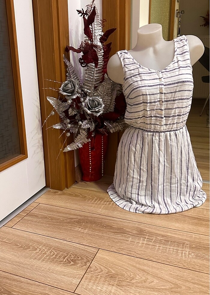 Kısa günlük elbise - Görsel 3