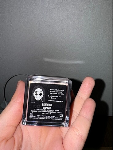 Huda Beauty HUDA BEAUTY BABY POWDER