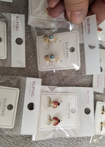 Altın Renkli Mini Taşlı Kadın Küpeler - Görsel 5