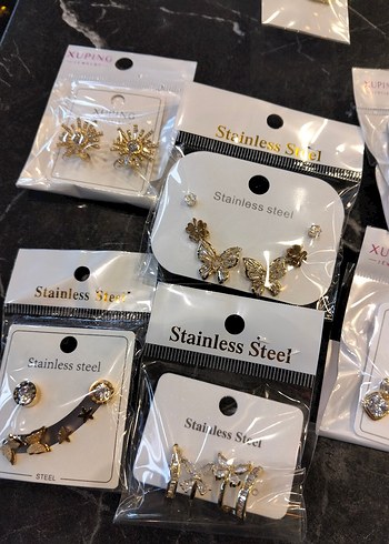 Altın Renkli Mini Taşlı Kadın Küpeler - Görsel 13