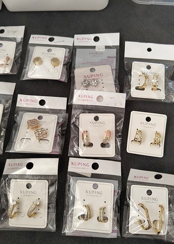 Altın Renkli Mini Taşlı Kadın Küpeler - Görsel 18