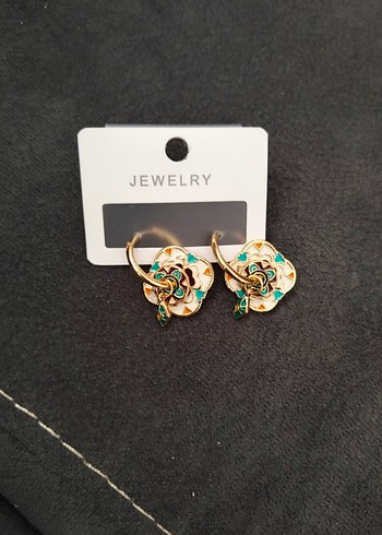 Altın Renkli Mini Taşlı Kadın Küpeler - Görsel 10