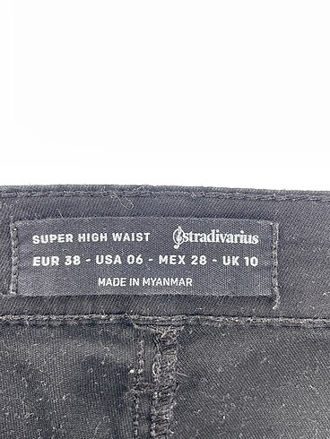 38 Beden siyah Renk Stradivarius Jean / Kot %70 İndirimli.