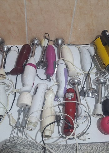 Beyaz ve Renkli El Blenderları ve Mikserler