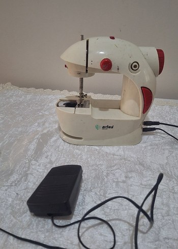 Beyaz Artes Dikiş Makinesi