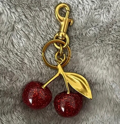 Pandora Kiraz charm