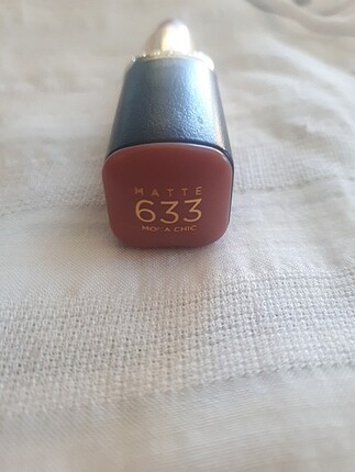  Beden Loreal paris Matte Moka chic 633