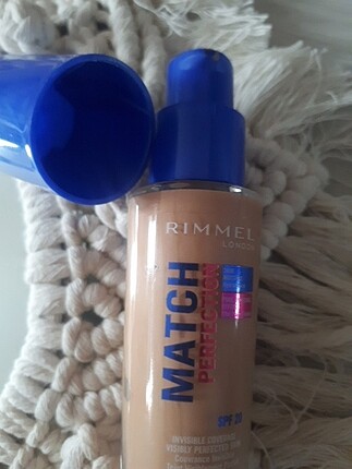 Rimmel London Rimmel London spf 20