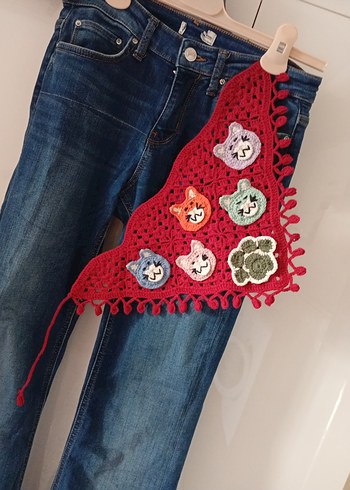 Renkli Nakışlı Örgü Kedi Bandanası - Görsel 3