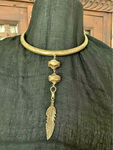 Zara Kolye. Tasarım. Eşi benzeri yok