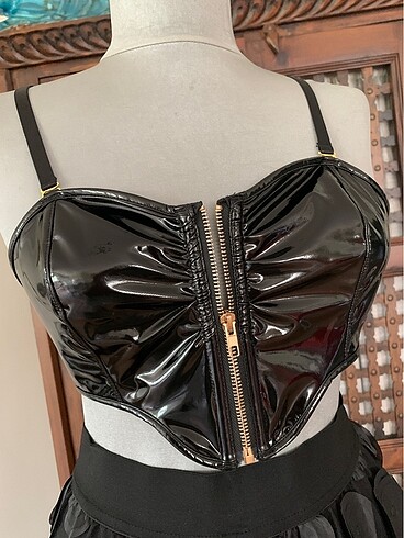 Zara Büstiyer Bralet. Crop Yeni yurtdışından