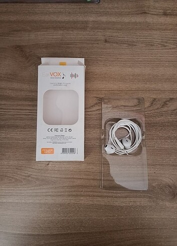 Beyaz kablolu kulaklık  - Görsel 2