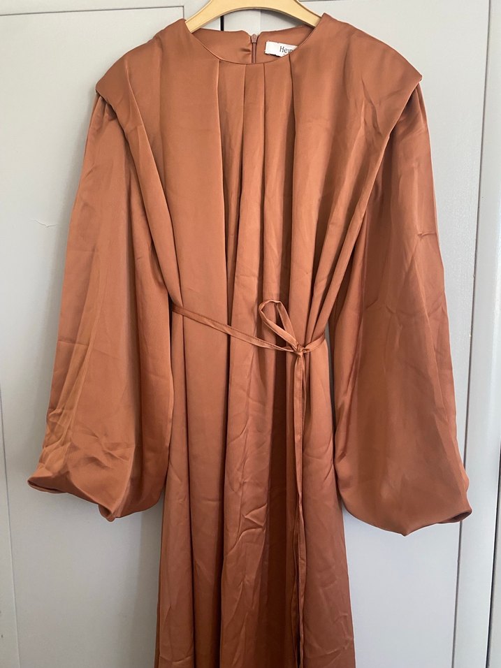 Bej Uzun Kollu Drapeli Kadın Elbise - Görsel 2