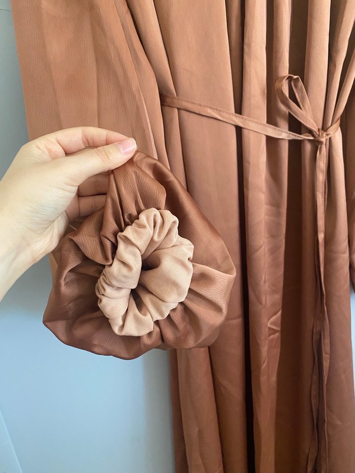 Bej Uzun Kollu Drapeli Kadın Elbise - Görsel 4