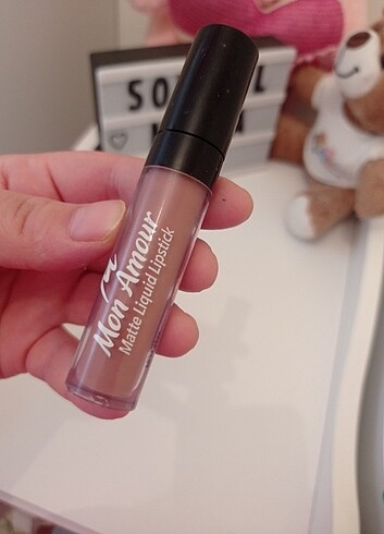 Lipstick dudak parlatıcısı 