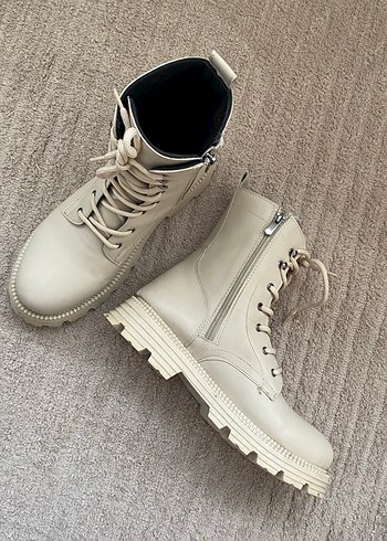 40 Beden Düz Stiletto Topuklu Beyaz Deri Kadın Bot